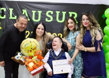 Inclusión educativa, eje central del mensaje de Myrna Monge en clausura de ciclo escolar del CAM 7009