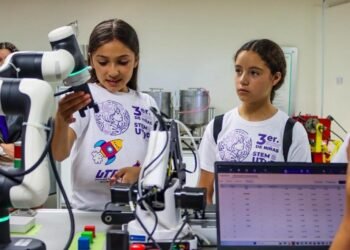 Recibe UT Babícora a futuras científicas en el Encuentro Nacional STEM