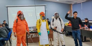 Estudiantes de la UT Tarahumara capacitan sobre el uso responsable de agroquímicos