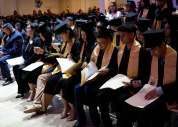Se gradúan 153 estudiantes de la Secundaria Federal número 5 en Juárez