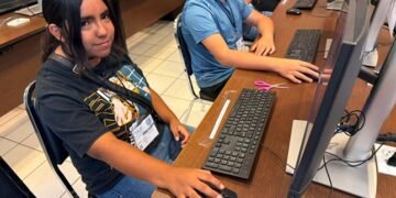Buscan estudiantes su pase a la Olimpiada Mexicana de Informática para primaria y secundaria