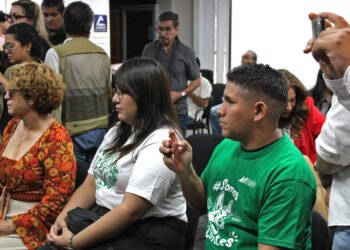 Crean alumnos de la UT Paso del Norte plataforma de sorteo para Feria CANACO Juárez 2026