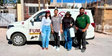 Jael Argüelles y Ecología unen esfuerzos para prevenir las garrapatas en la colonia fronteriza alta