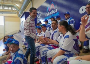 Dota el Municipio de uniformes a equipo de béisbol de “Campeones de Centauros” de discapacidad intelectual