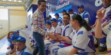 Dota el Municipio de uniformes a equipo de béisbol de “Campeones de Centauros” de discapacidad intelectual