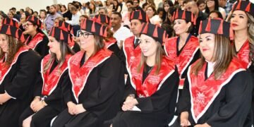 Entregan cartas de pasante de Doctorado en Educación de la Ensech y Universidad YAAN