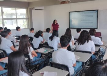 Inician más de 900 estudiantes curso de verano en planteles del Conalep