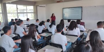Inician más de 900 estudiantes curso de verano en planteles del Conalep