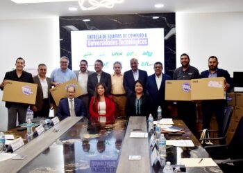 Entregan 242 equipos de cómputo a Universidades Tecnológicas y Politécnica de Chihuahua