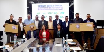 Entregan 242 equipos de cómputo a Universidades Tecnológicas y Politécnica de Chihuahua