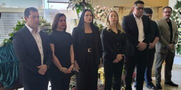 Despiden integrantes del Ayuntamiento a Paty Ulate con guardia de honor