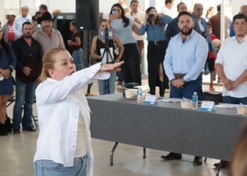 Protesta  Alma Cristina Treviño como regidora, primera con discapacidad en el Cabildo