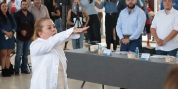 Protesta  Alma Cristina Treviño como regidora, primera con discapacidad en el Cabildo