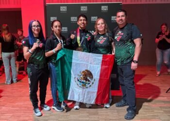 Gana estudiante de la UTCH campeonato mundial de kickboxing en Alemania