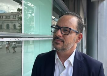 Va Jorge Soto contra el uso de colores partidistas en bienes públicos, el gobierno no es de los partidos