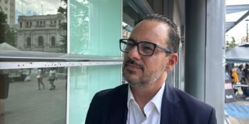 Va Jorge Soto contra el uso de colores partidistas en bienes públicos, el gobierno no es de los partidos