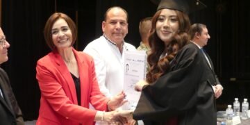 Culminan sus estudios 100 jóvenes del CONALEP Delicias, recibieron sus constancias