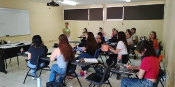 Impulsan Gobierno y sector empresarial capacitación de más de 400 docentes