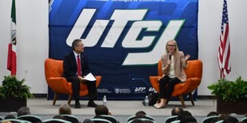 Realiza cónsul general de EU en Juárez primera visita universitaria en la UTCJ
