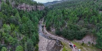 Familias recorren paisajes de la sierra en cabalgata Guachochi–Tónachi