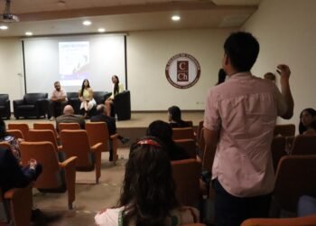 Realizan El Colech y CFIC conversatorio sobre prevención del suicidio