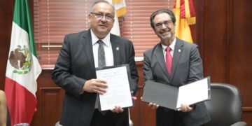 UACH y Universidad de Barcelona firman convenio de colaboración