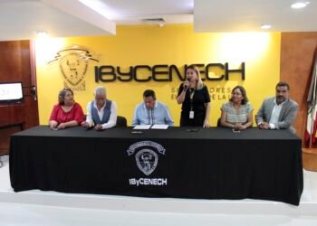 Designan a Jacqueline Hernández Madero directora de la normal «Luis Urias Belderrain»