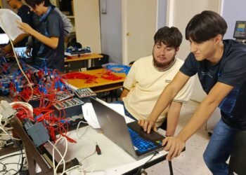 Obtienen estudiantes de UT Camargo pase a concurso nacional de automatización en Querétaro