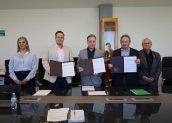 Firman UTCH y Canacintra convenio para impulsar el talento local, consolidan estrategia
