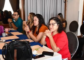 Se consolida red de padres de estudiantes con discapacidad y aptitudes sobresalientes