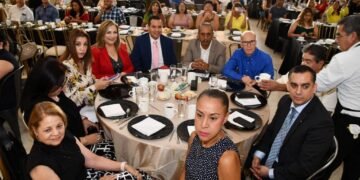 Destinan más de 37 millones para reconocer a personal de apoyo y asistencia a la educación