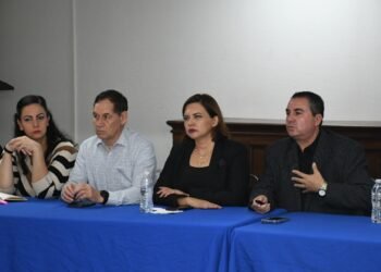 Socializan autoridades educativas acuerdo nacional sobre restricción de celulares en educación básica