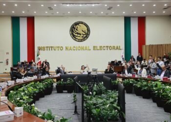 Aprueba INE estrategia de capacitación y asistencia electoral 2026-2027