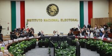 Aprueba INE estrategia de capacitación y asistencia electoral 2026-2027