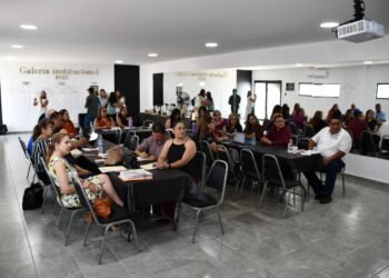 Capacitan a directivos de preparatorias particulares en equivalencia de estudios