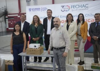 Entregan equipamiento y apoyos de infraestructura a escuelas de la región Camargo