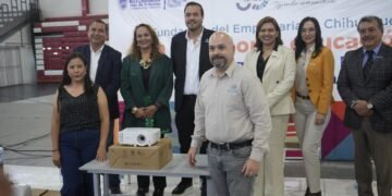 Entregan equipamiento y apoyos de infraestructura a escuelas de la región Camargo