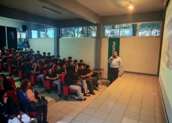 Fortalece Conalep formación técnica con ponencia sobre innovación e inteligencia artificial