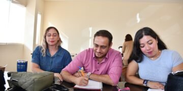 Brindan herramientas a docentes para la atención de estudiantes con TEA y TDAH