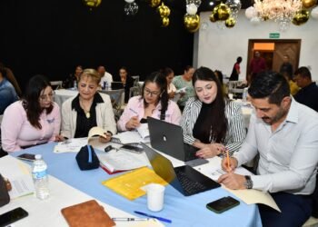 Imparten capacitación sobre duelo y proyecto de vida para familias de educación especial