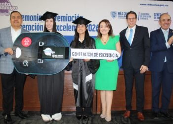 Reconoce gobierno estatal a más de 6 mil 800 estudiantes en la zona norte, generación de excelencia