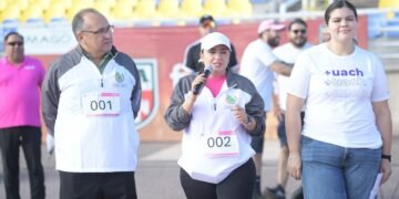 Realizan carrera para concientización del cáncer de mama
