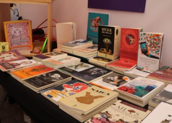Participa la UACH en la Feria del libro en los Laureles