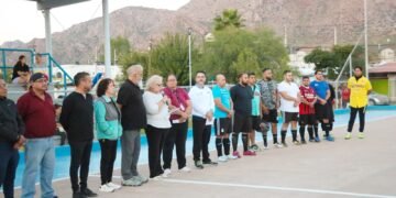 Nombran cancha de futbol en honor al promotor José Quiñonez, rinden homenaje póstumo