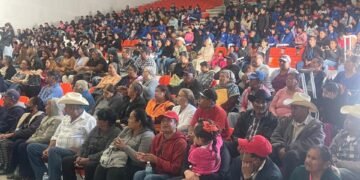Beneficia gobierno a 65 mil 149 estudiantes de la sierra tarahumara con apoyos escolares