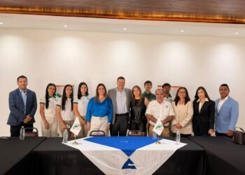 Impulsan Cecytech y Canaco formación práctica para jóvenes de Cuauhtémoc