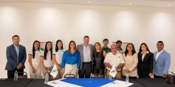Impulsan Cecytech y Canaco formación práctica para jóvenes de Cuauhtémoc