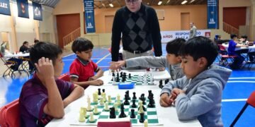 Demuestran más de 120 estudiantes talento y habilidades en torneo regional de ajedrez