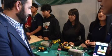 Realizan estudiantes del Conalep la feria emprendimiento e innovación en el CAST Juárez